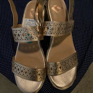 Report platform wedges